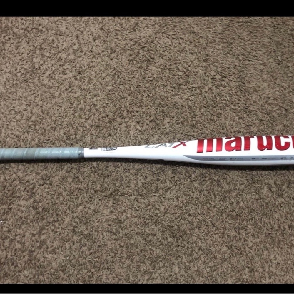 Marucci Baseball Bat with Gray Grip 32”